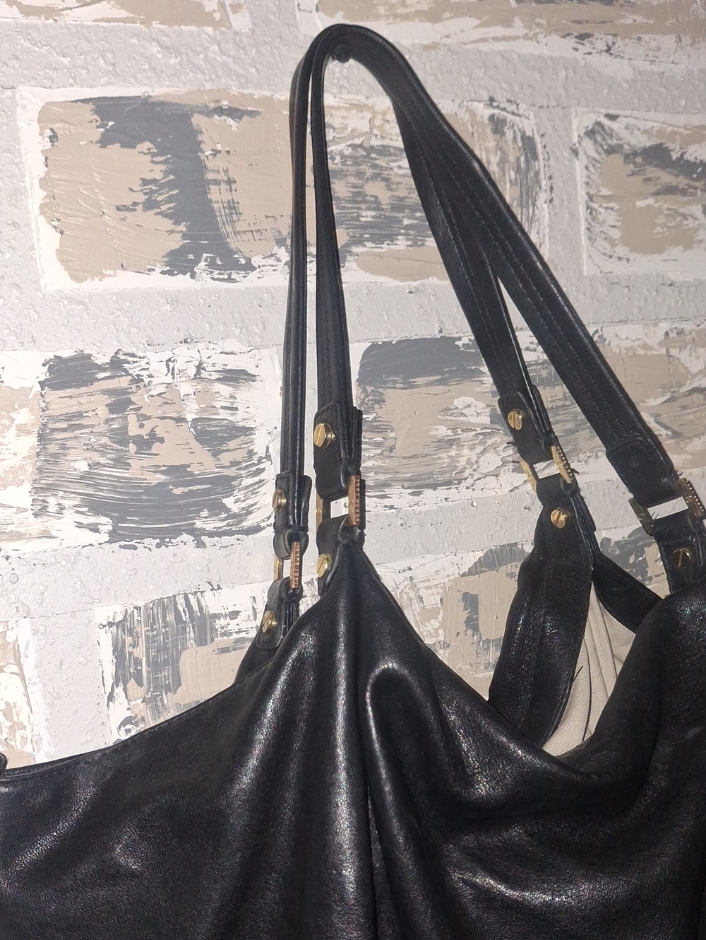 Tory Burch Pre-loved Hobo Bag - Picture 2 of 11